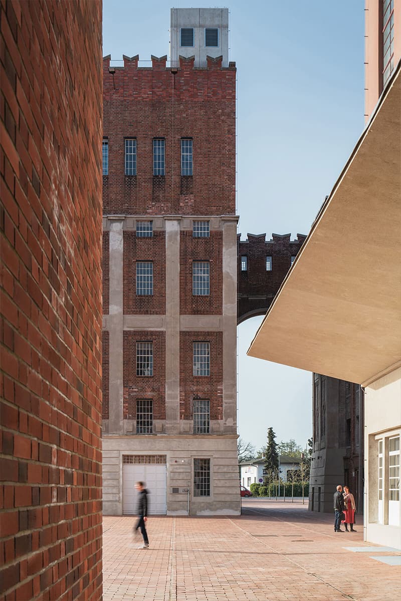 Реконструкция зернохранилища Automatic Mills по проекту Prokš Přikryl Architekti