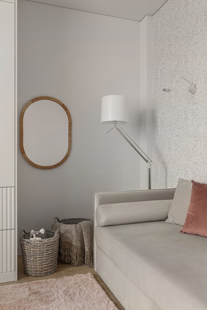 Артефакты из путешествий и природные мотивы в интерьере уютной квартиры для дизайнера — проект Евгении Гарбенко