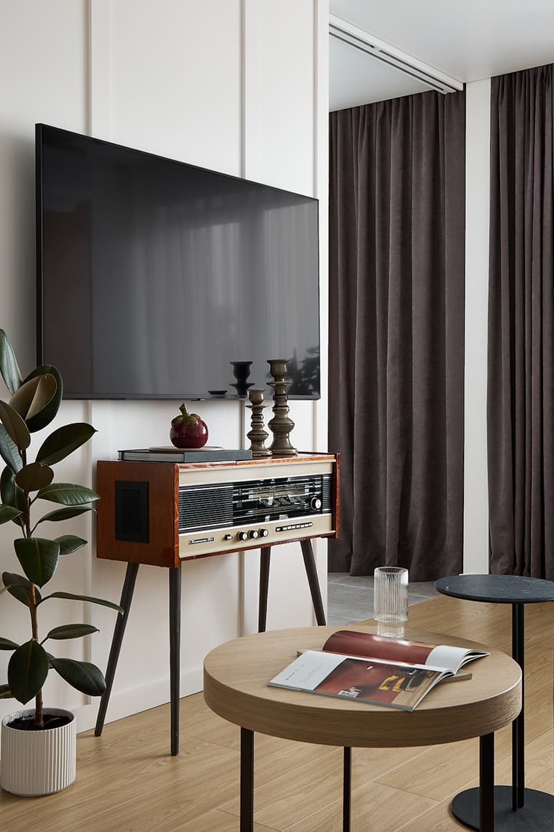 Теплый интерьер небольшой, но функциональной квартиры с винтажными деталями – проект Виолетты Колтан