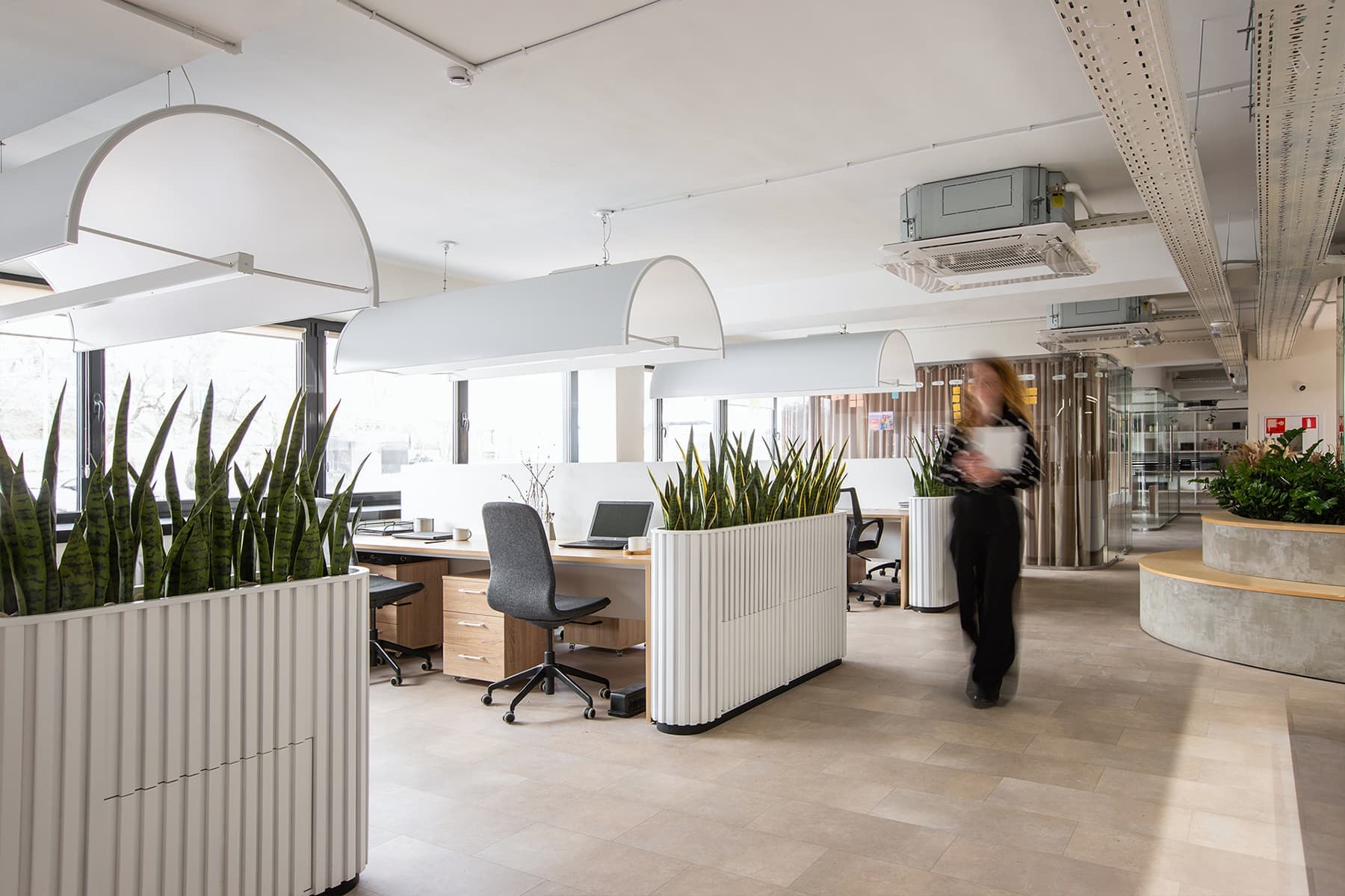 Натуральные материалы и природные мотивы в интерьере офисного центра в Волгограде — проект OBJCT