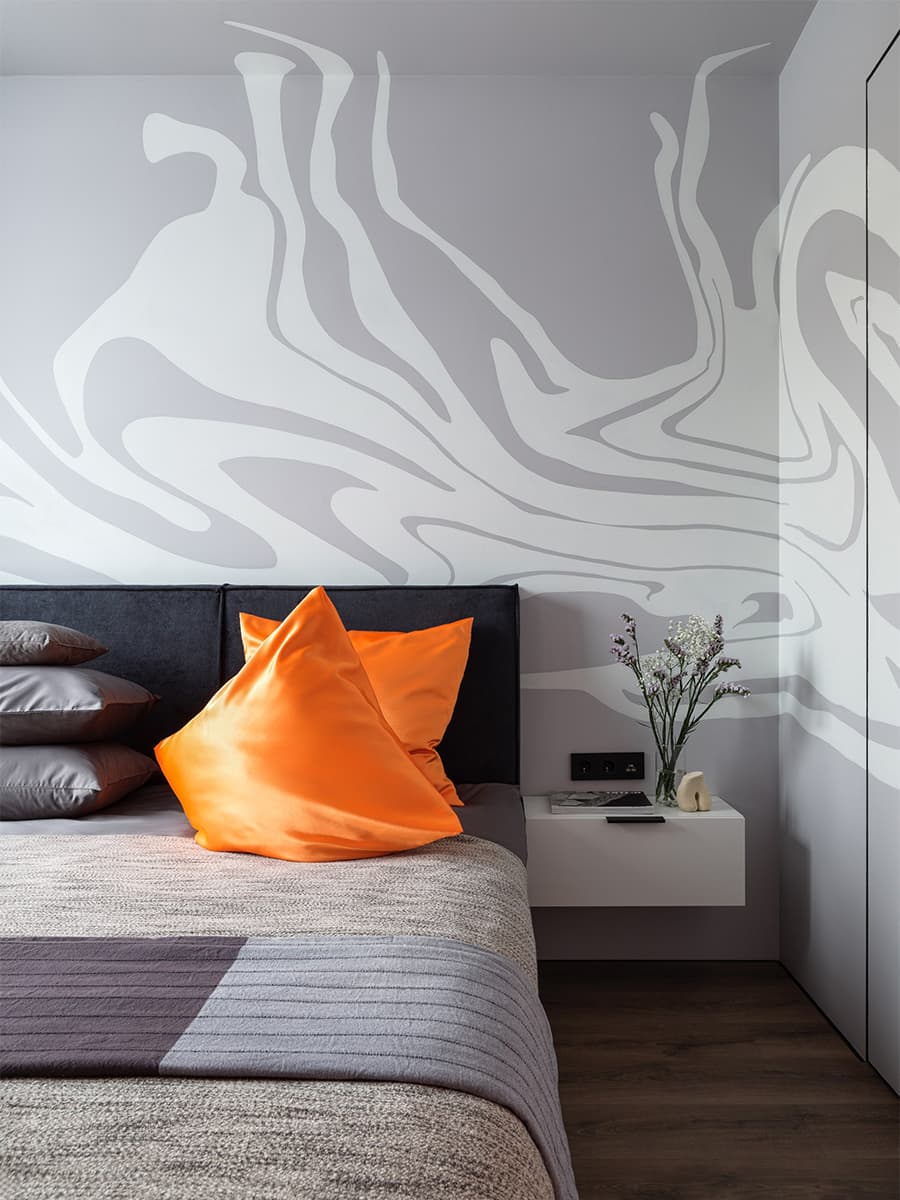 Легкая роспись стен и эффектный color-blocking в интерьере квартиры для сдачи в аренду — проект студии 3022.interior