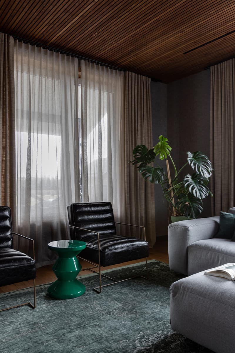 Эклектичный интерьер двухэтажного дома для нескольких поколений семьи — проект студии DECONOVA