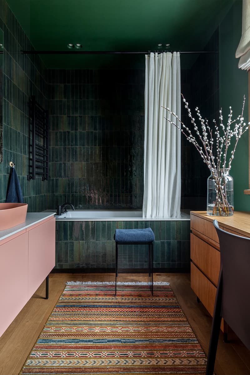 Эклектичный интерьер двухэтажного дома для нескольких поколений семьи — проект студии DECONOVA