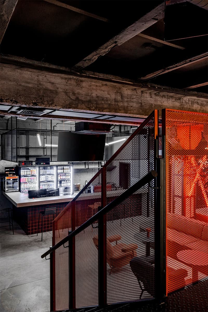 Оранжевые акценты в эффектном интерьере премиального игрового клуба в Краснодаре – проект Александра Дубровина