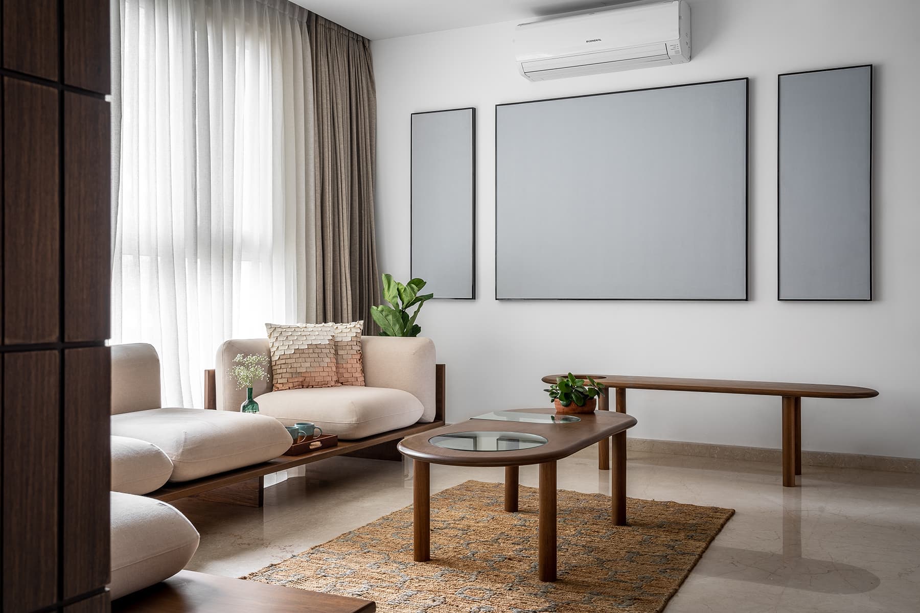 Традиционные индийские материалы и терракотовый кирпич в интерьере семейного дома – проект студии House Of Lines