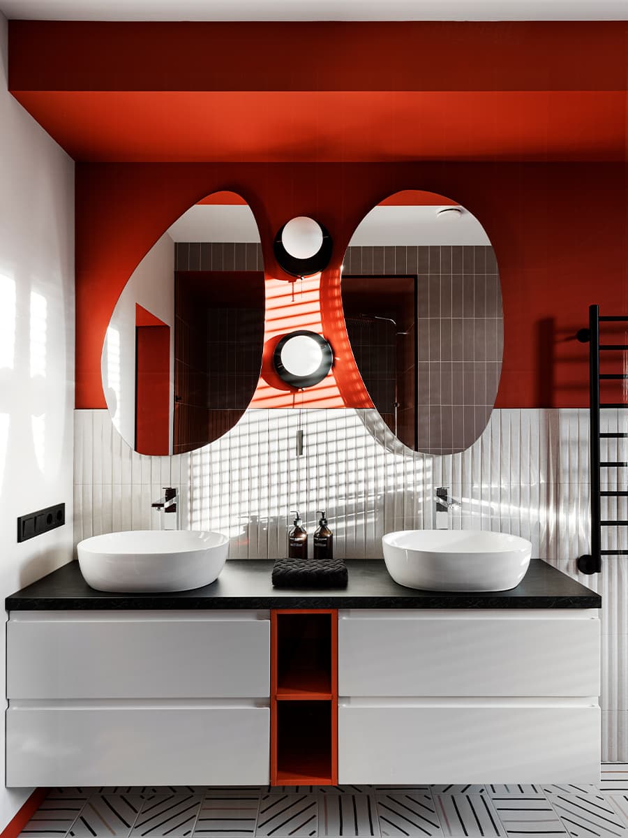 Двусветная гостиная и уютные красочные спальни в интерьере дома для большой семьи – проект Анны Шаповаловой