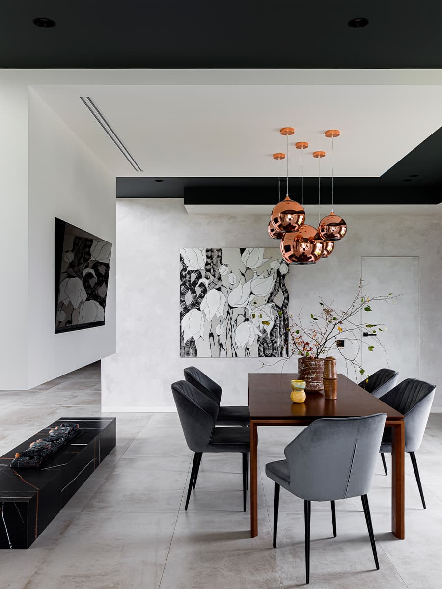 Двусветная гостиная и уютные красочные спальни в интерьере дома для большой семьи – проект Анны Шаповаловой