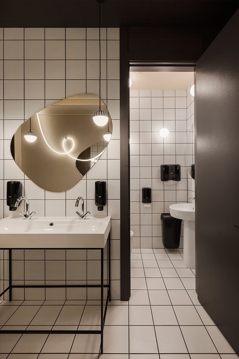 Мягкий и расслабленный интерьер рыбного ресторана в Перми — проект студии Lebedeva Project