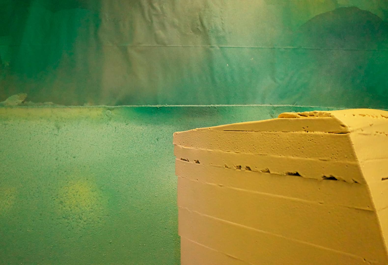 Сущность материалов в объектах Карстена ин дер Эльста