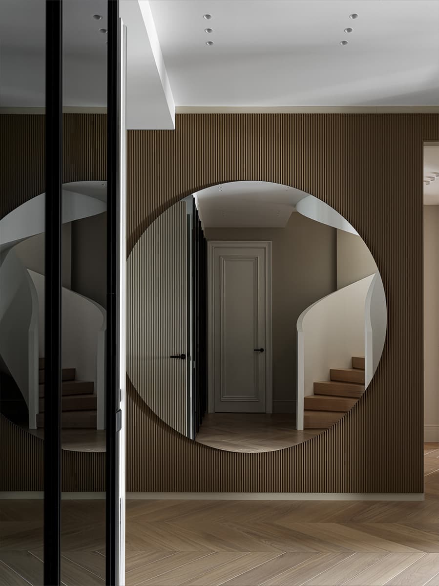 Изящество мрамора и латуни в интерьере двухуровневой квартиры — проект студии GN Design