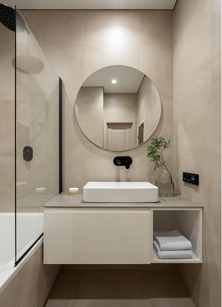 Расслабленный интерьер большой квартиры для молодого человека — проект Ольги Копосовой