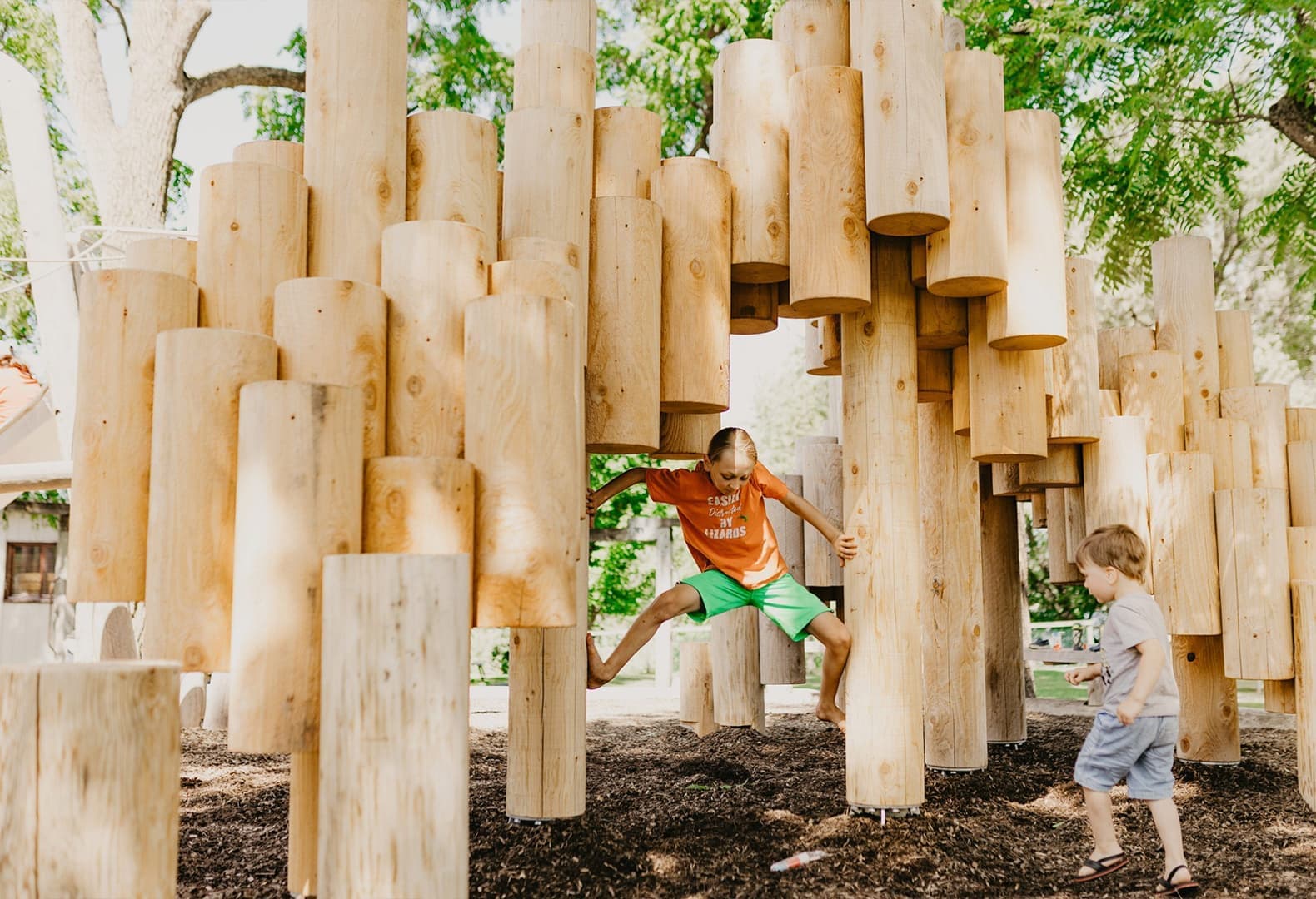 7 необычных детских площадок