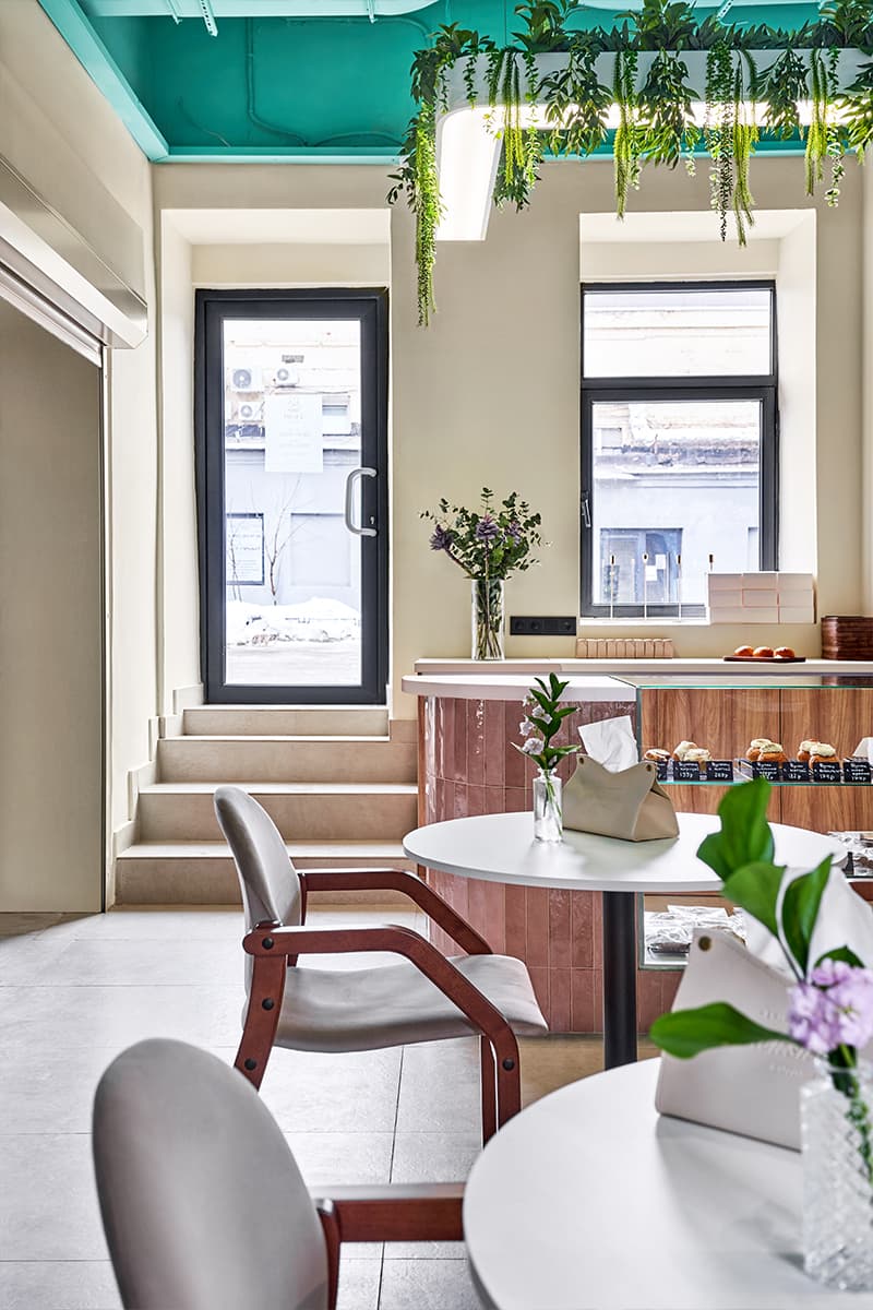 Яркий молодежный интерьер пекарни с корейским характером — проект Анастасии Давиденко