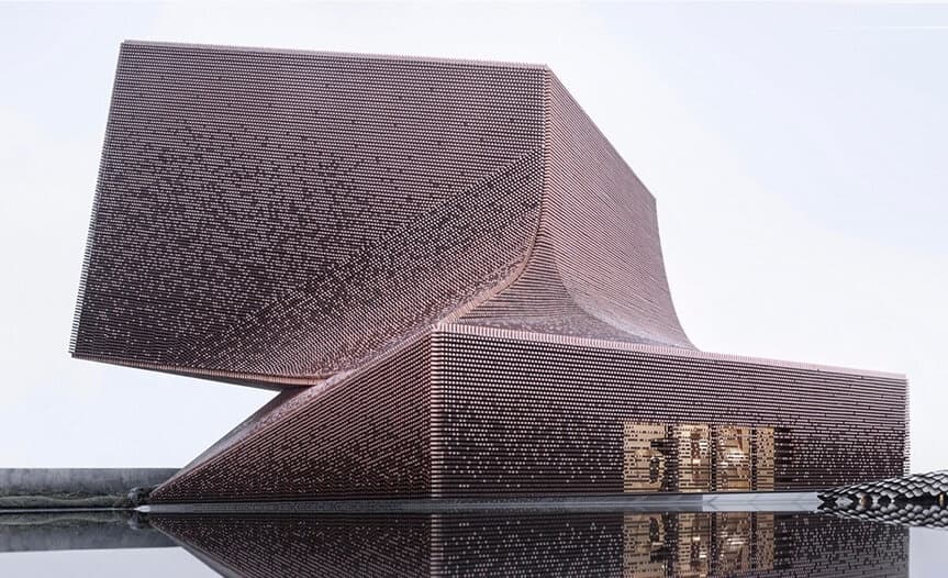 AZL Architects построили здание музея, облицованное 139 000 керамическими плитками AZL Architects построили здание музея, облицованное 139 000 керамическими плитками
