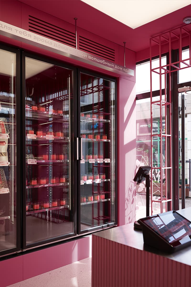 Бескомпромиссный розовый интерьер маленького магазина продуктов в Крыму — проект SARAKULA INTERIORS