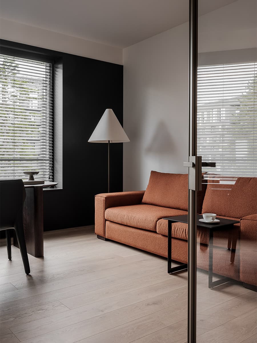 Пространство как отражение хозяев: сдержанный и нежный интерьер квартиры в Новосибирске — проект Анны Игнатенко