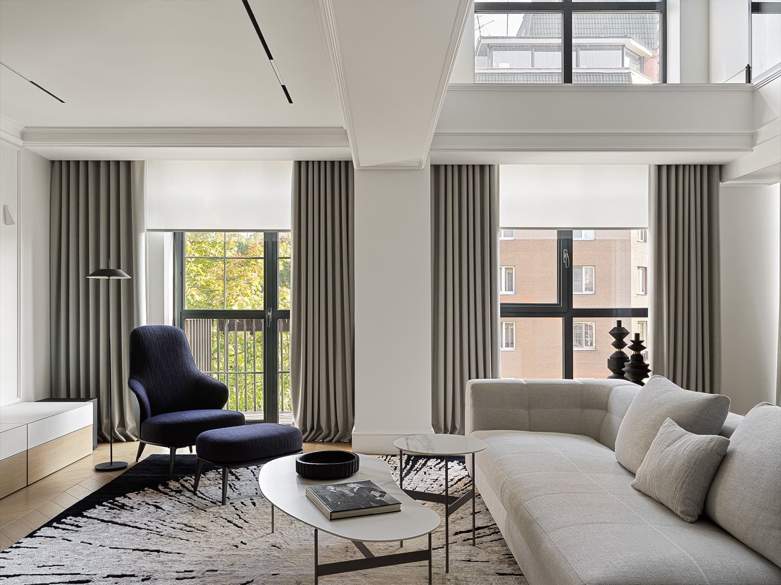 Элегантный интерьер семейных апартаментов в здании бывшей московской фабрики — проект Studio 25