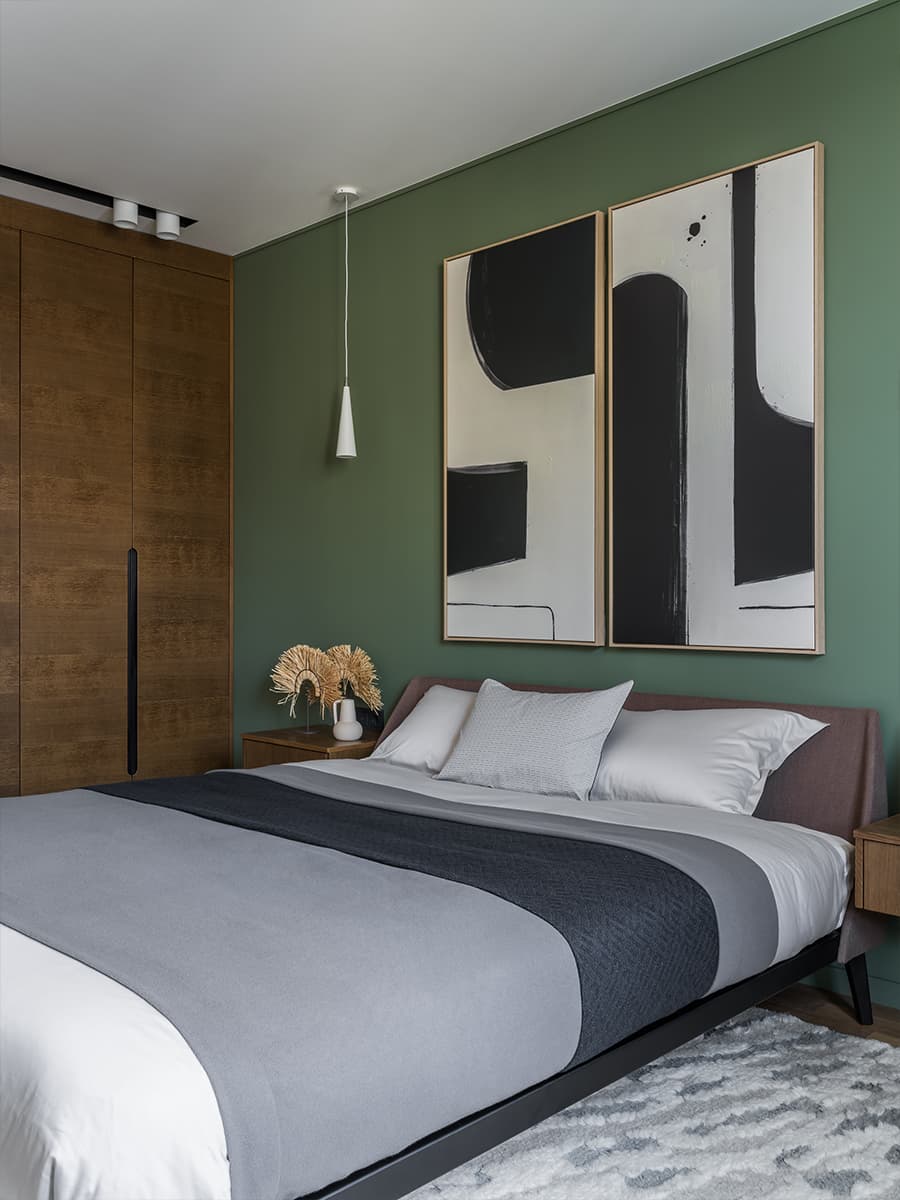 Строгая геометрия и тепло природных фактур в интерьере московской квартиры — проект студии NomadForm