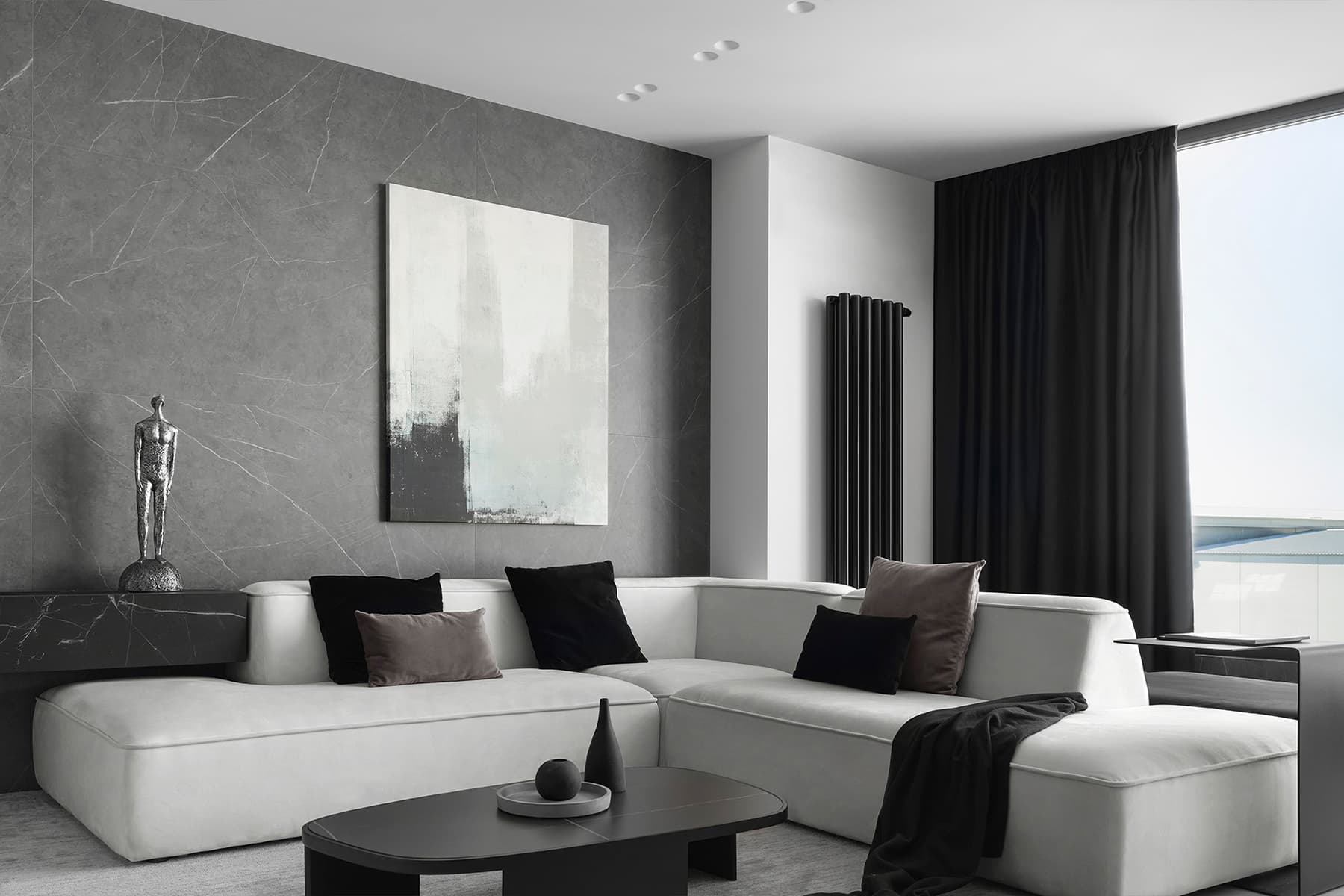 Эффектные статуэтки в монохромном интерьере семейной квартиры — проект студии SOKOLOV ARCHITECTS