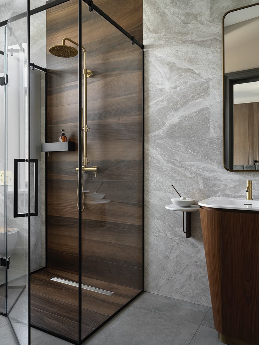 Эмоциональное искусство и обилие мрамора в интерьере респектабельного загородного дома — проект Ирины Марковской