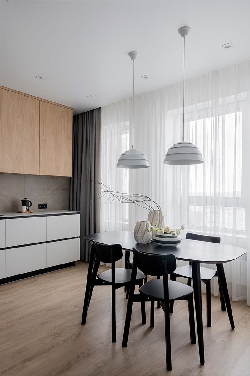 Продуманная авторская мебель в минималистичном жилом интерьере для молодой пары — проект Арт-пространства «Муравей»