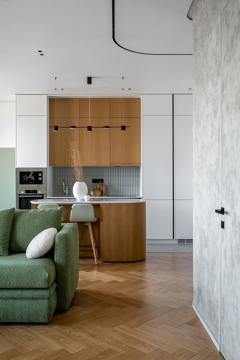 Вдохновленный искусством интерьер с выразительными деталями из дуба — проект Анастасии Акиминой