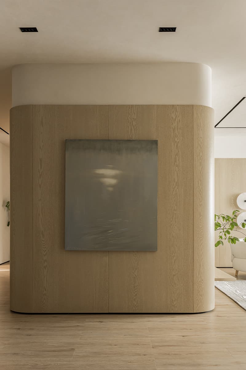 Элегантный куб гардеробной в центре интерьера с мягкими линиями — проект студии дизайна интерьеров Анастасии Безматерных