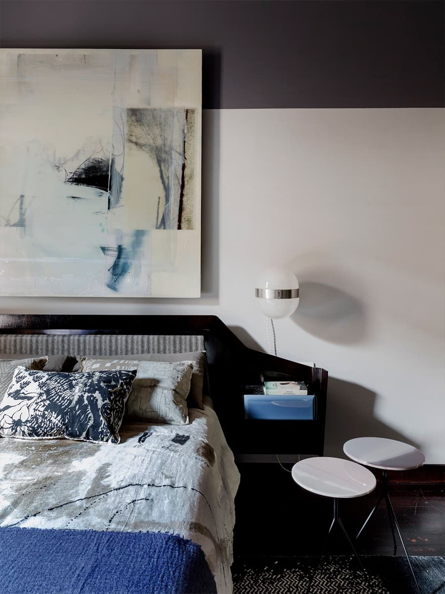 Эпоксидная смола, литое стекло и металл в интерьере дома-мастерской — проект дизайн-студии Draga & Aurel