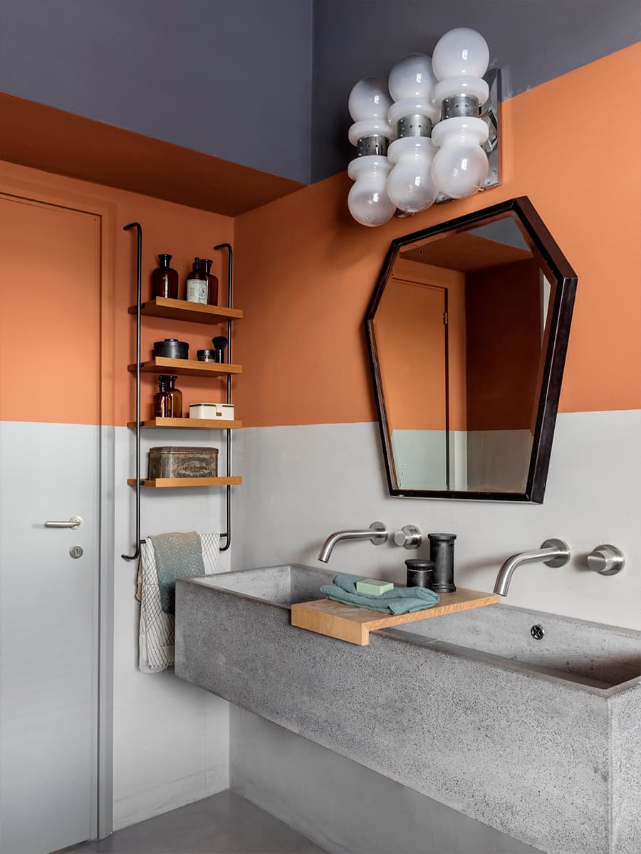 Эпоксидная смола, литое стекло и металл в интерьере дома-мастерской — проект дизайн-студии Draga & Aurel