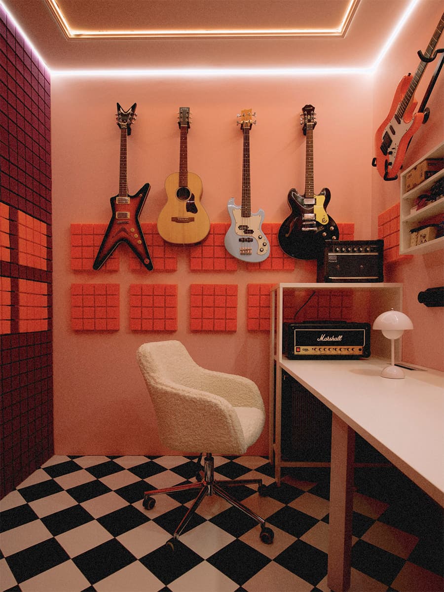 Собранный по крупицам винтаж в интерьере квартиры с музыкальной студией — проект Серафимы Гавриленко