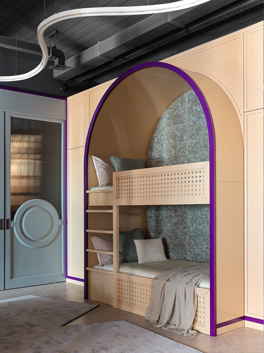 Эклектичный интерьер шоурума мебельной компании — проект студии Quatrobase