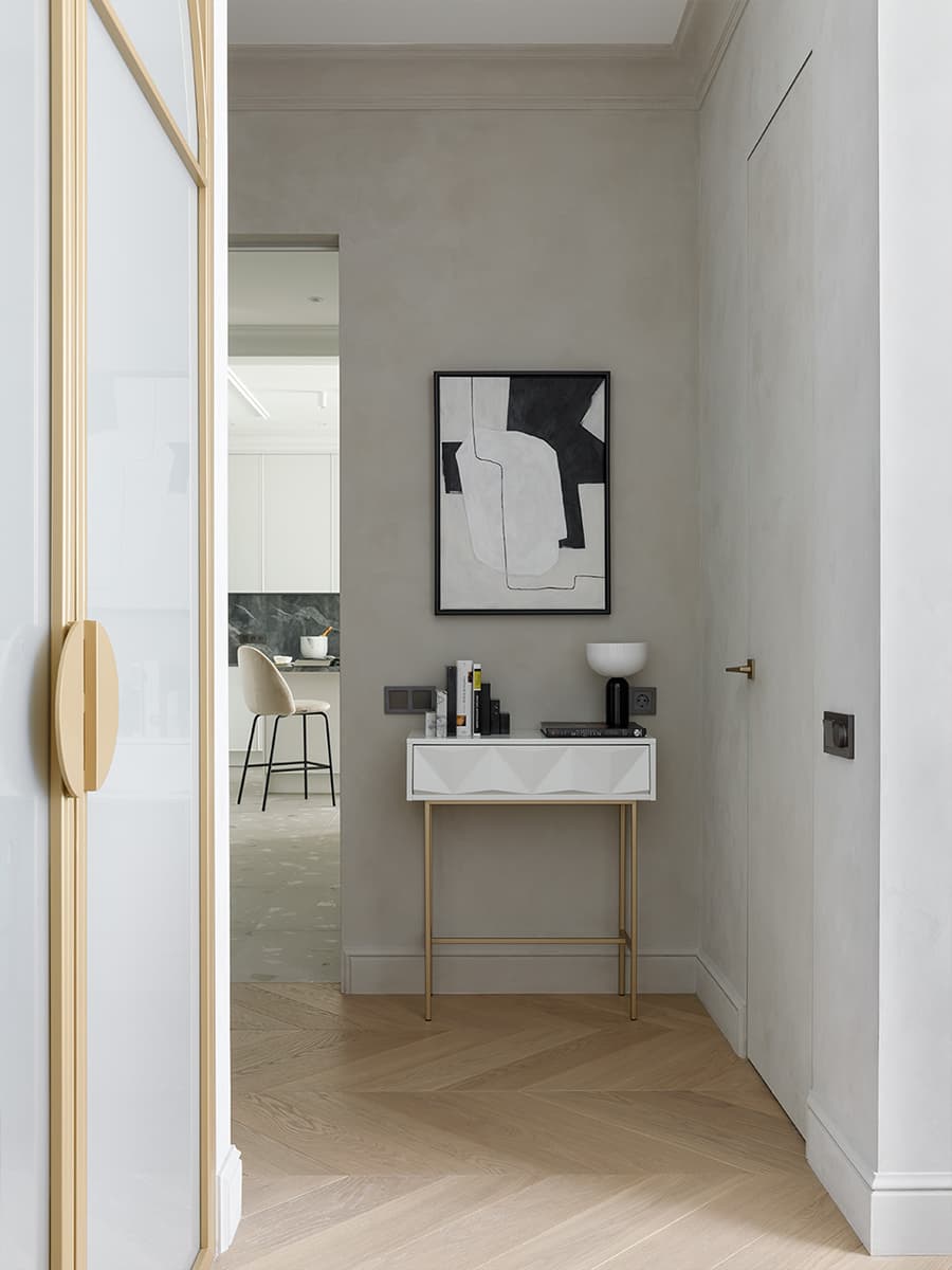 Чувство дома: легкий интерьер семейной петербургской квартиры для временного проживания — проект Юлии Бабинцевой