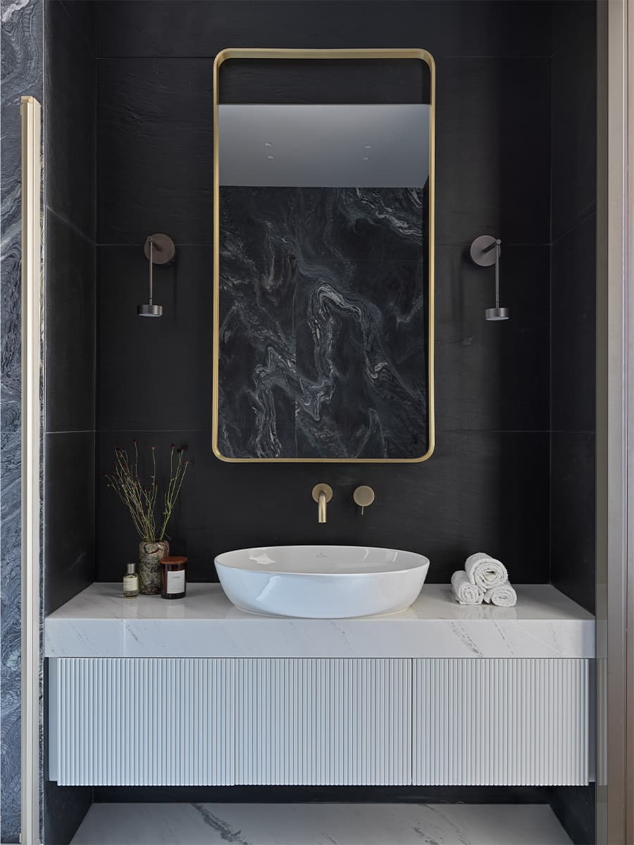 Элегантная геометрия, латунь и итальянская мебель в интерьере квартиры на Пресне — проект Studio 25