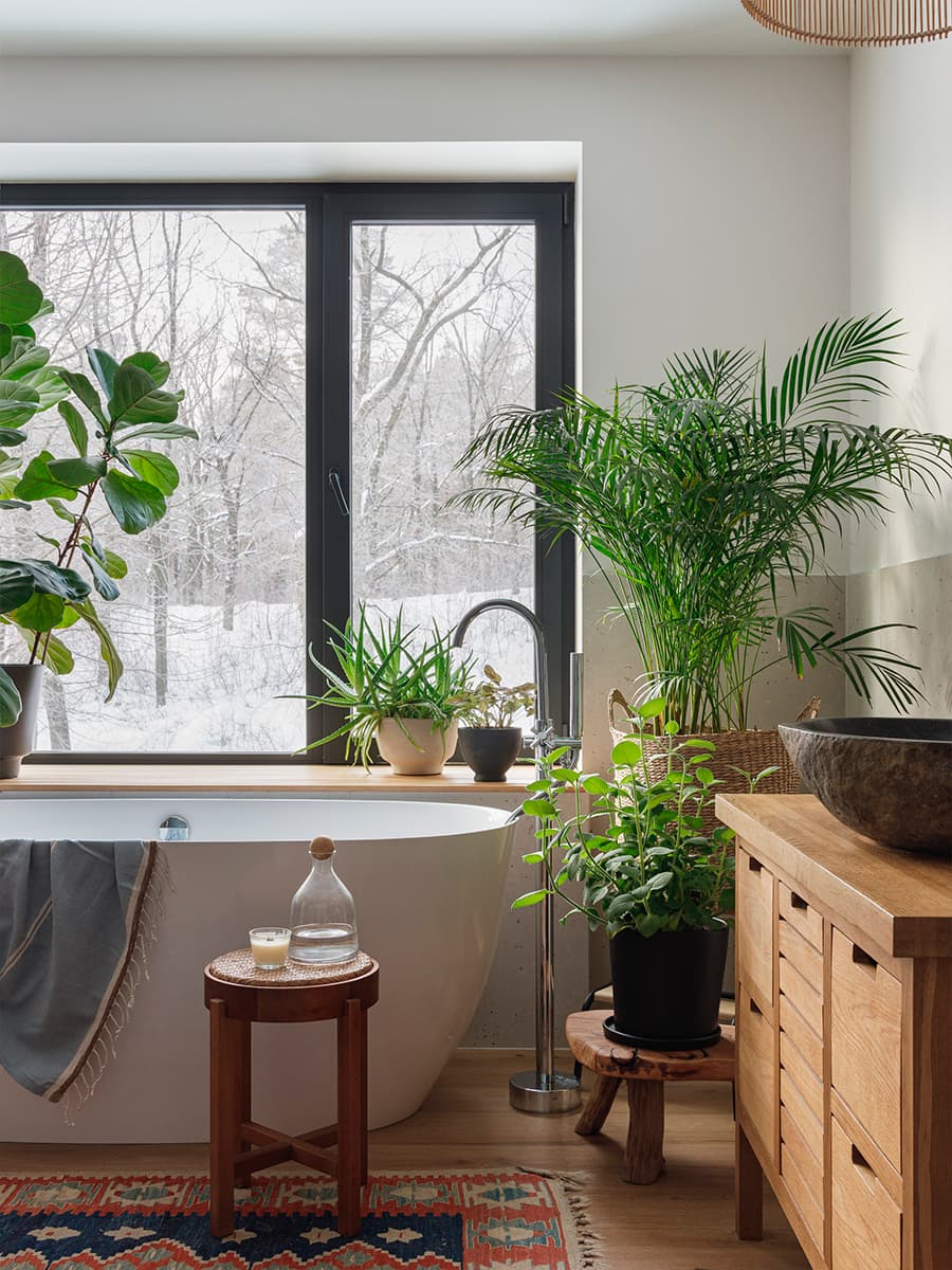 Интерьер загородного дома в Тольятти, наполненный декором и природными фактурами — проект Светланы Сапрыкиной