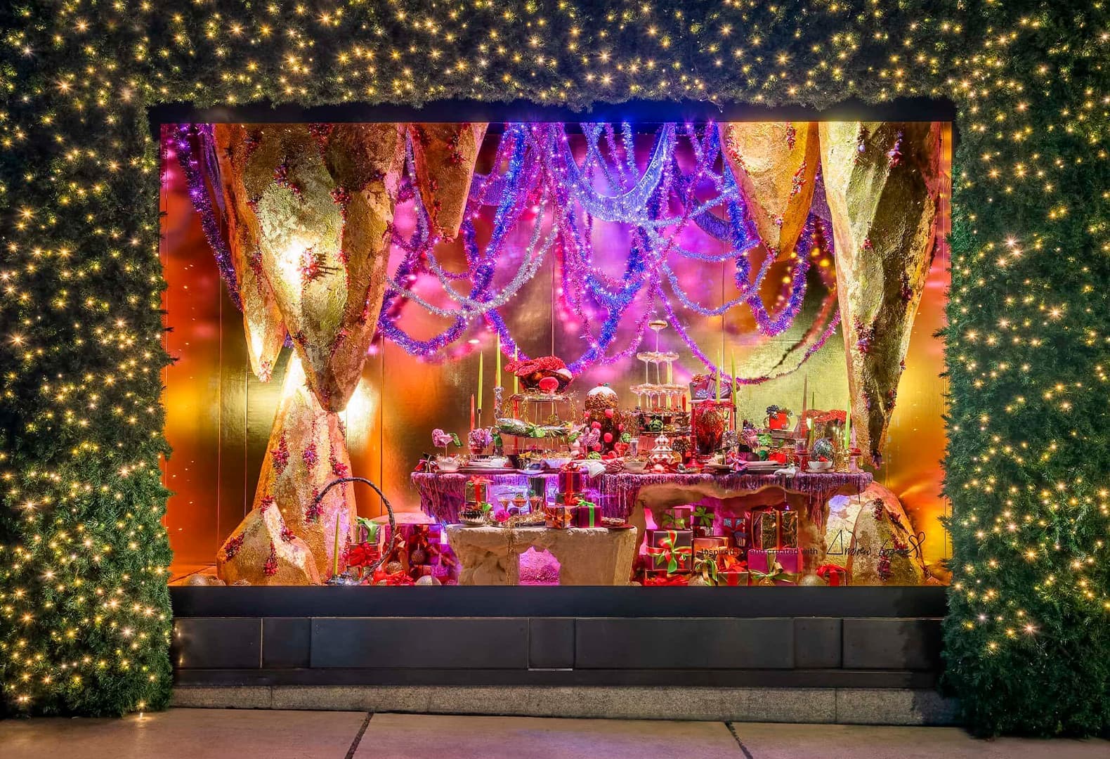 Самые праздничные витрины 2024-2025