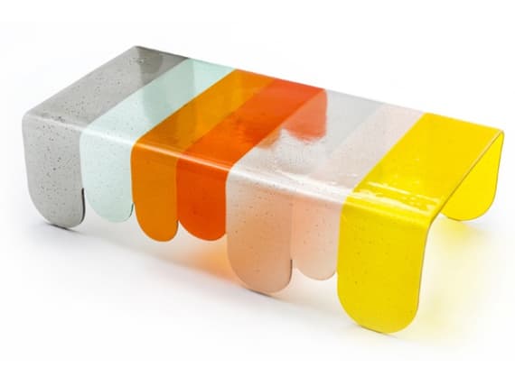 Итальянец Алессандро Замбелли представил разноцветный стол Lunapark Итальянец Алессандро Замбелли представил разноцветный стол Lunapark