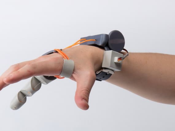 Дизайнер из Великобритании предлагает расширить круг возможностей кисти руки Дизайнер из Великобритании предлагает расширить круг возможностей кисти руки