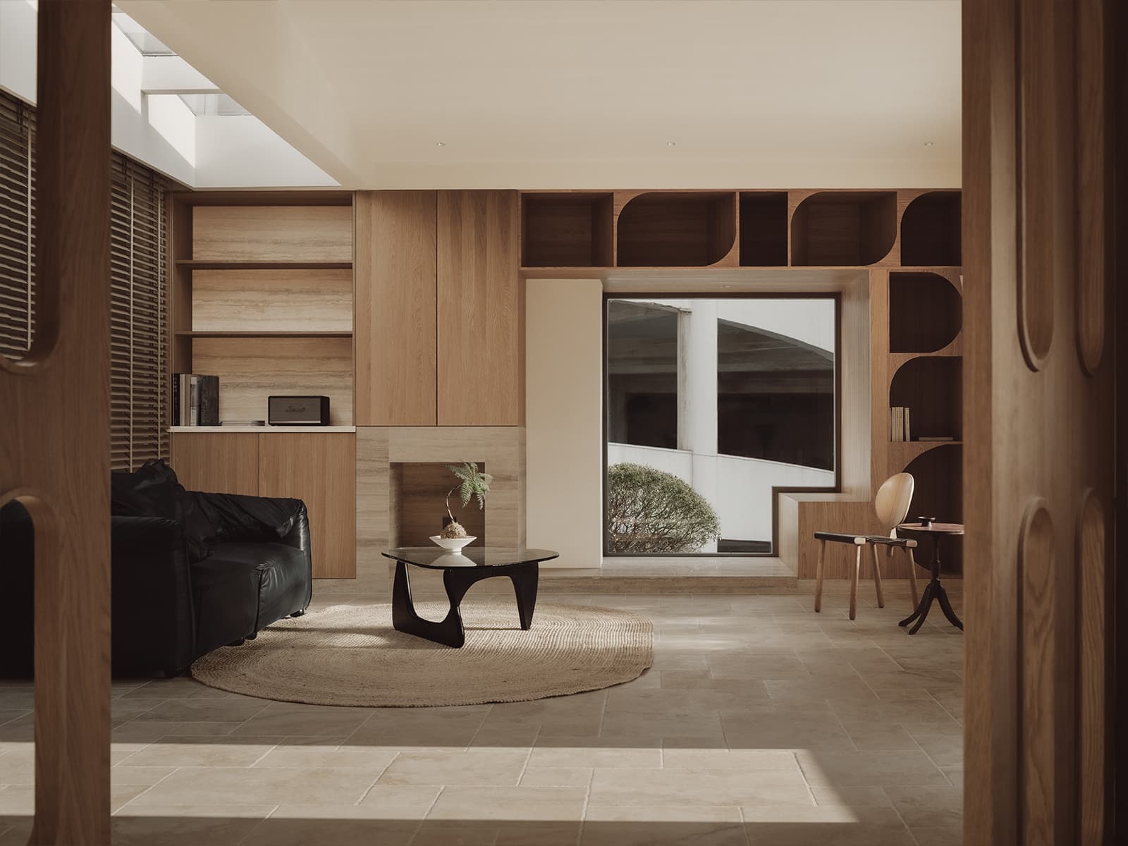 Игра светотени в интерьере трехэтажного магазина ювелирных украшений — проект студии Aurora Design