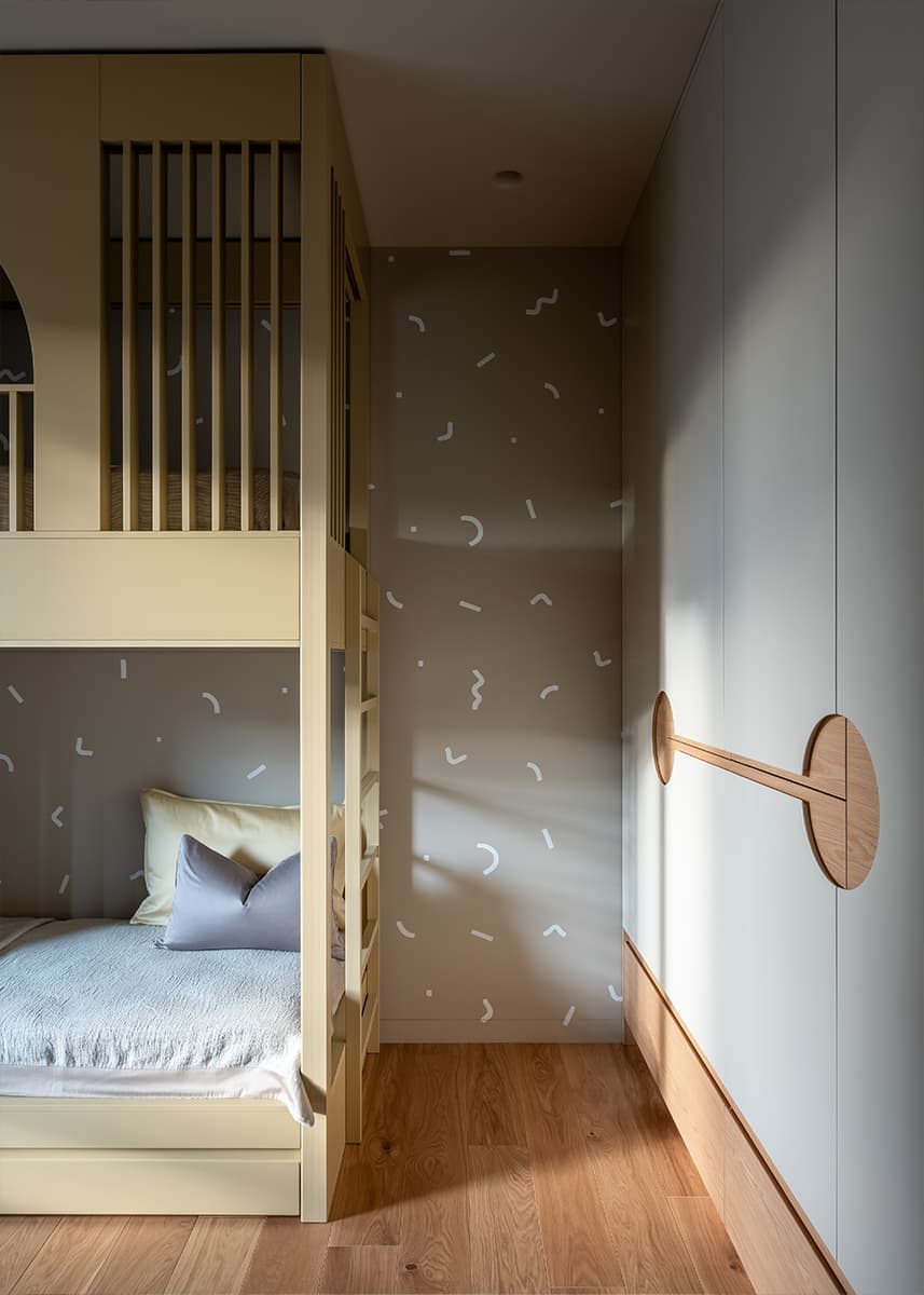 Баланс эстетики и практичности в интерьере квартиры для большой семьи — проект Марии Ничипоренко