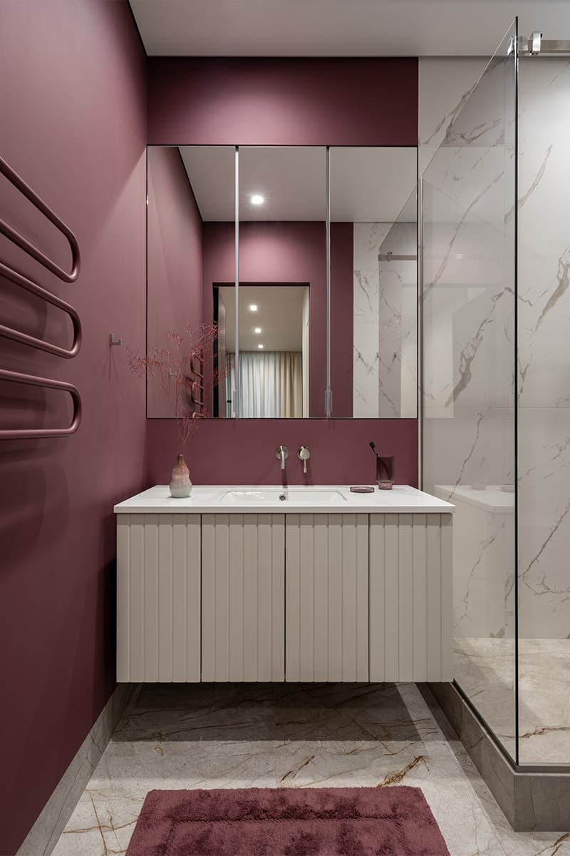 Спокойный интерьер с красочными акцентами в мебели и отделке — проект Анны Пелипчук