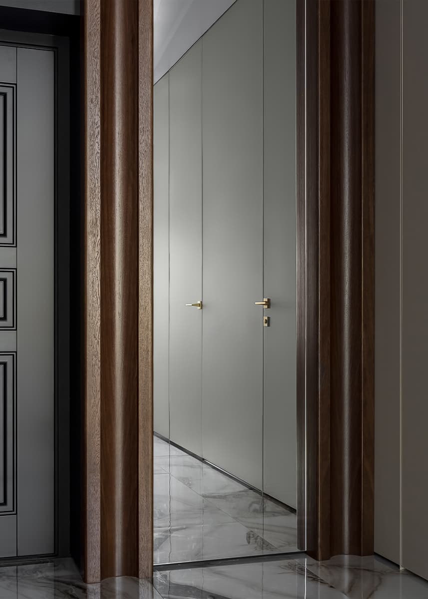 Цветные порталы, керамогранит и уютная лоджия в интерьере семейной квартиры в Воронеже — проект Екатерины Мищенко