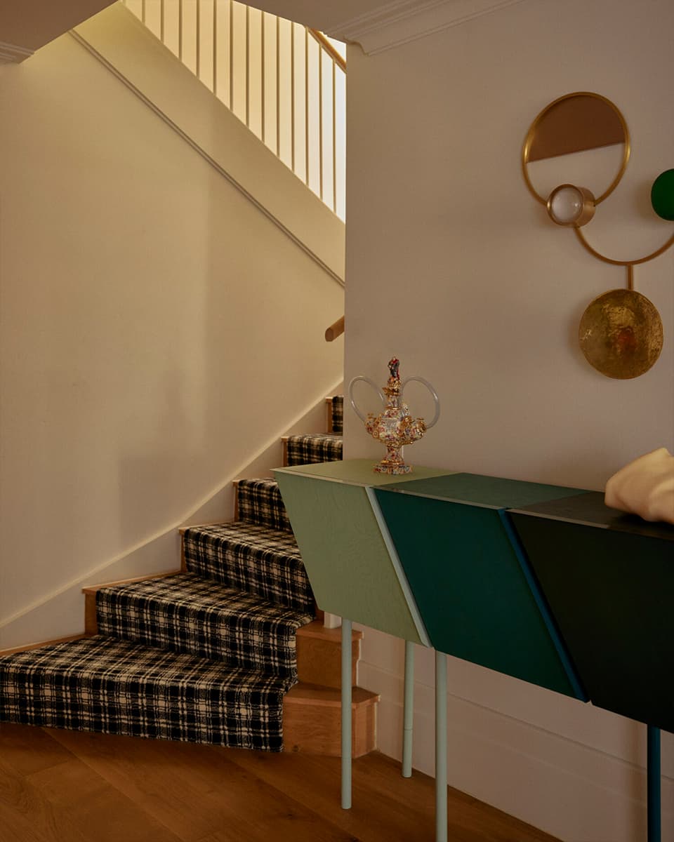 Яркая цветовая палитра и японская мозаика в обновленном интерьере дома в Австралии — проект Studio Doherty