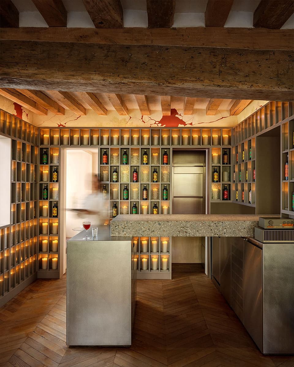 Все оттенки парижского шика в интерьере четырехэтажного коктейльного бара — проект Рами Фишлера