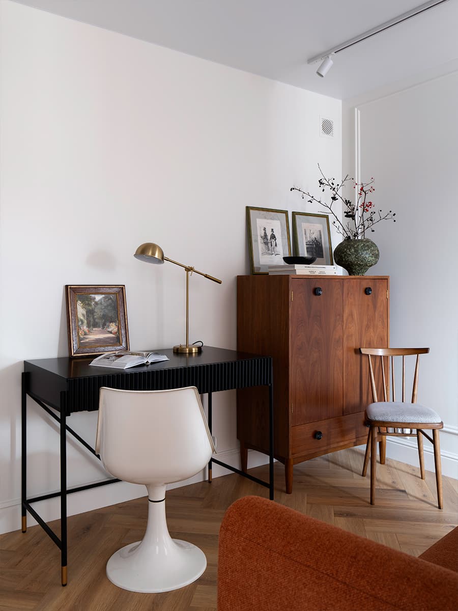 Фортепиано, коллекции книг и винтажный декор в интерьере для историка моды — проект Маши Бондаренко