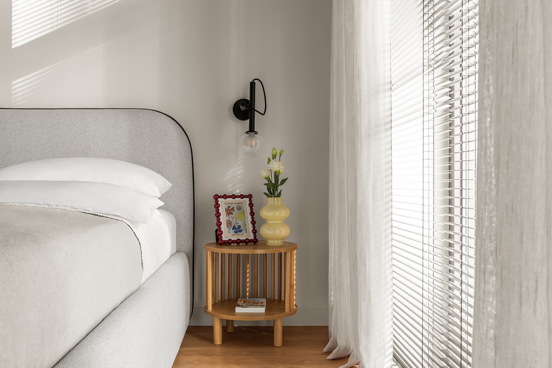 Креативный интерьер небольшой квартиры для девушки-предпринимателя — проект студии Nesso interiors