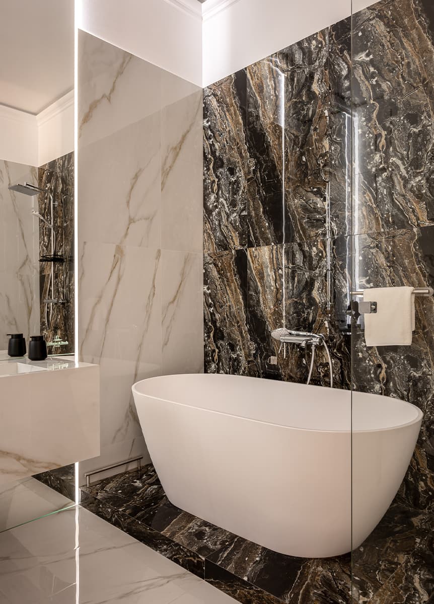 Бетонные потолки и цветовые акценты в интерьере квартиры для продажи — проект Юлии Павлюк