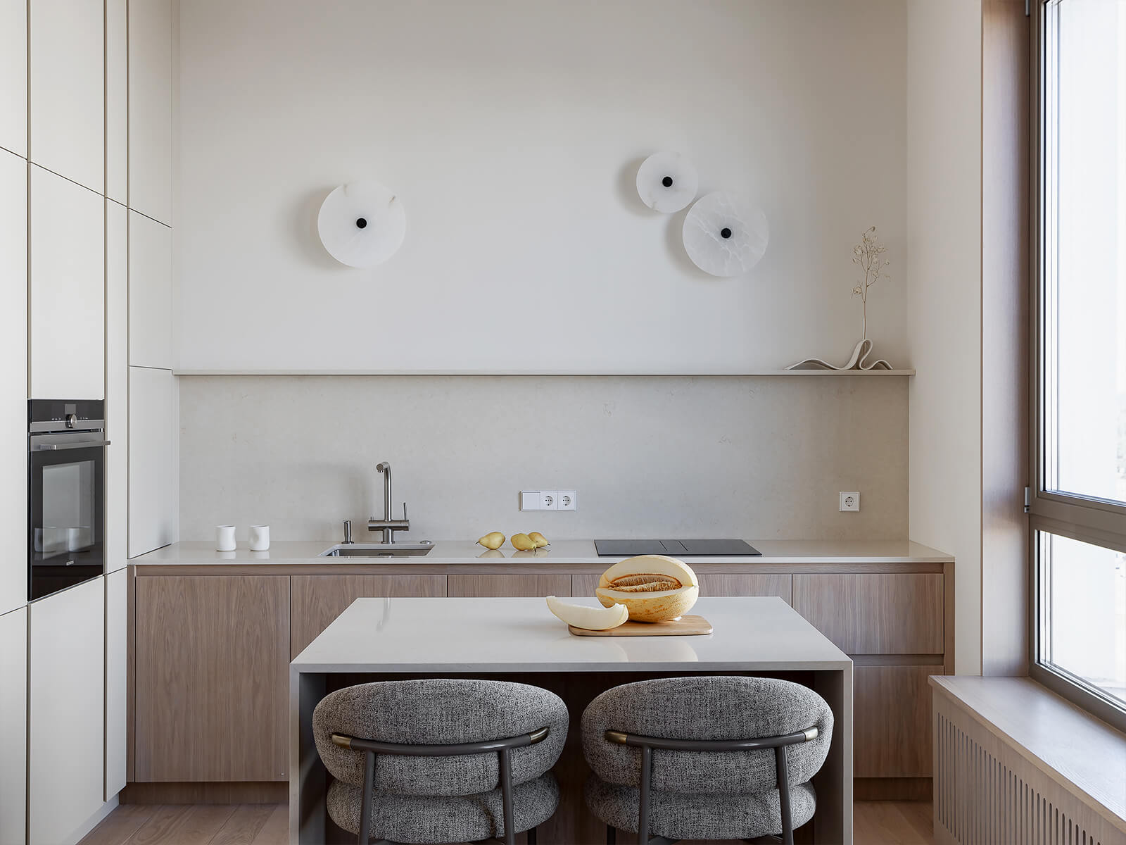 Интерьер просторной квартиры для стильной женщины из Минска — проект Надежды Тимохиной