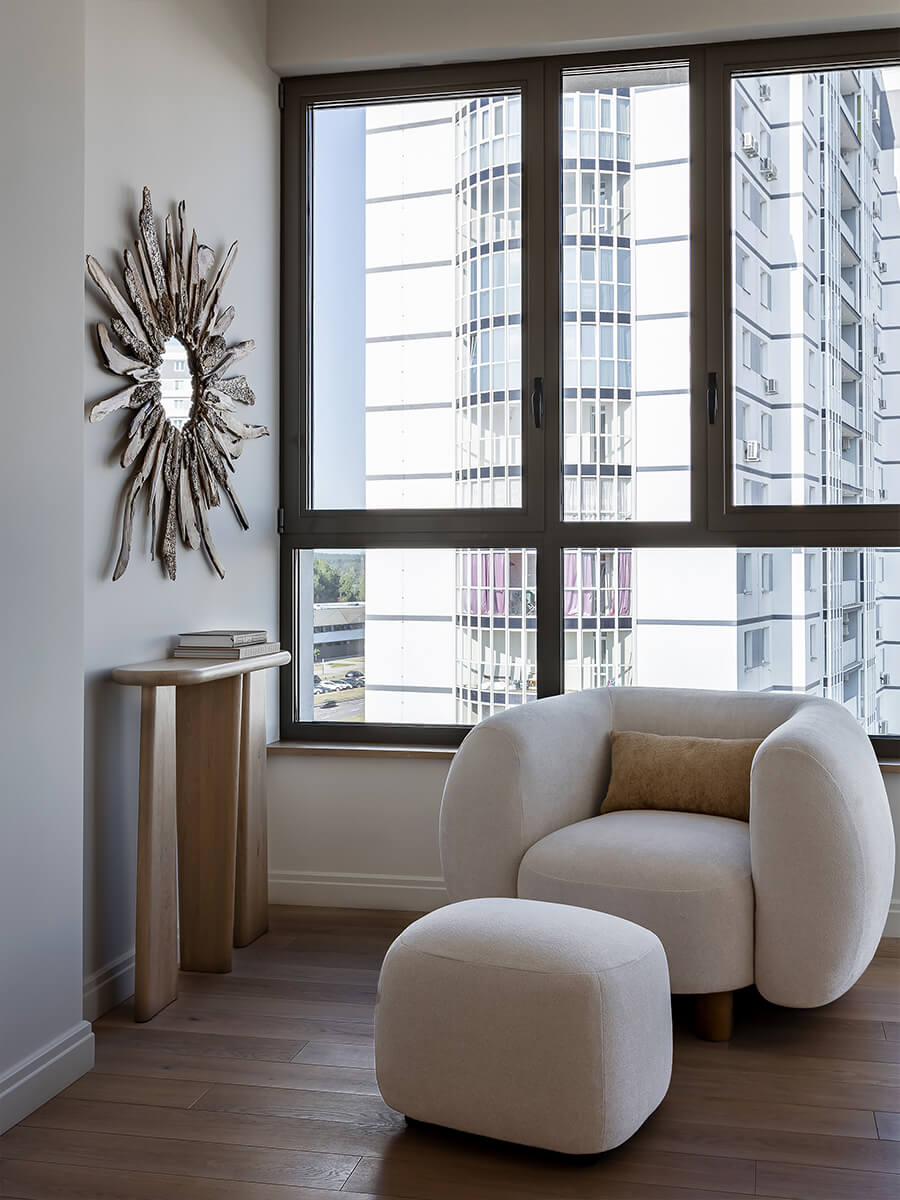 Интерьер просторной квартиры для стильной женщины из Минска — проект Надежды Тимохиной