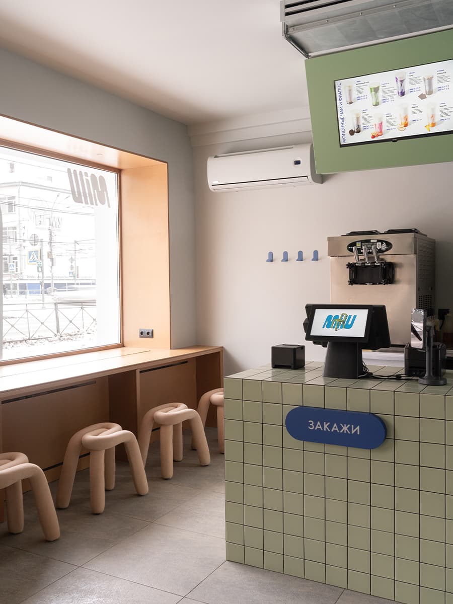 Нотки Азии в интерьере молодежного баблти-кафе в Новосибирске — проект студии zavod11