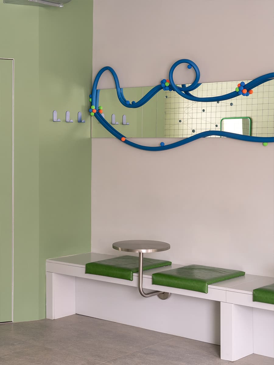 Нотки Азии в интерьере молодежного баблти-кафе в Новосибирске — проект студии zavod11